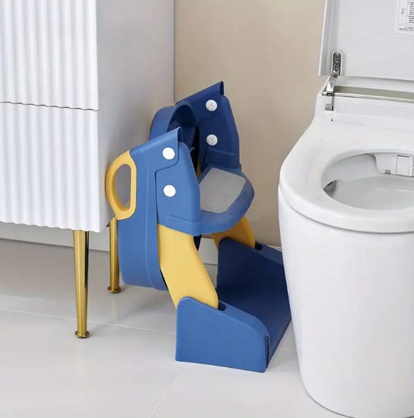 TinySteps™ 2-in-1 Foldable Potty Trainer